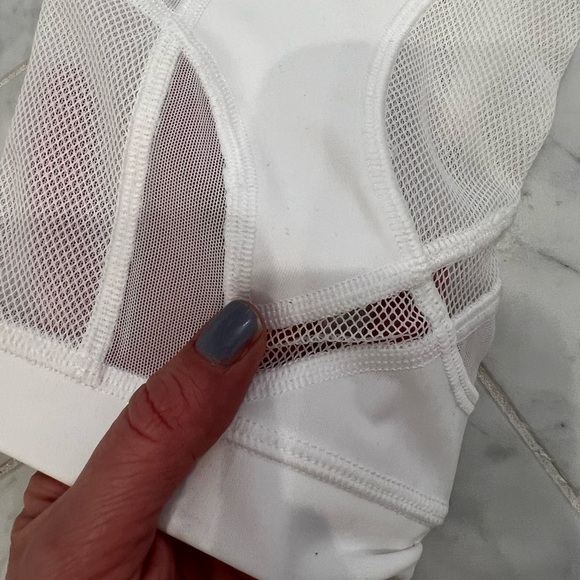 Lululemon Clear the Court Crop 21 inch white mesh leggings size 6 - Picture 9 of 10
